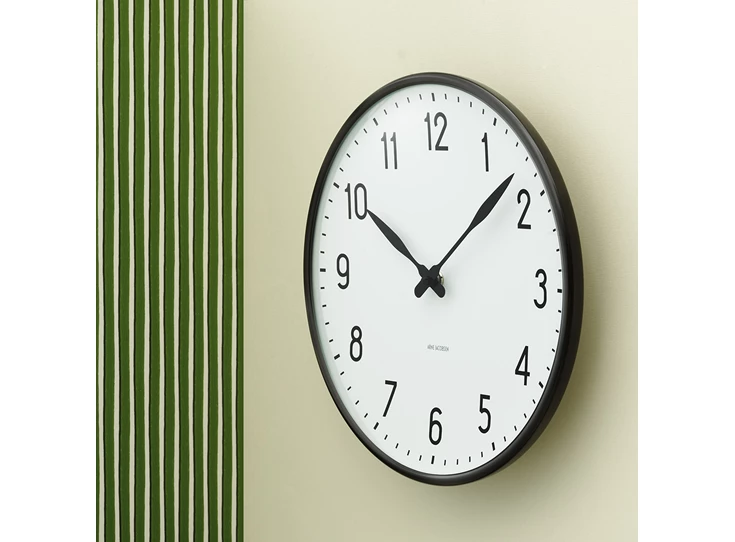 Arne-Jacobsen-Station-wall-clock-D21cm-wit-zwart