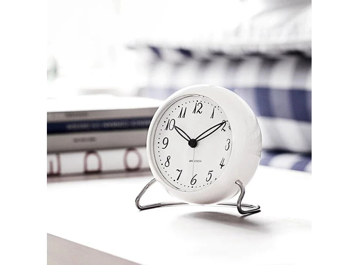 Arne-Jacobsen-table-clock-LK-white