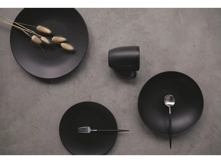 Asa-Lofthouse-tafelset-met-pastabord-set-van-16-zwart