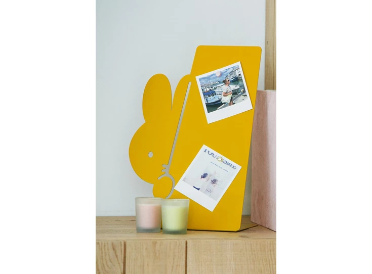 Atelier-Pierre-Nijntje-magneetbord-staand-34x235x15cm-mustard