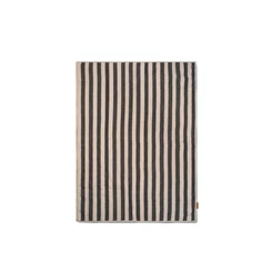 Ferm-Living-Grand-quilted-blanket-plaid-170x120cm-sand-zwart