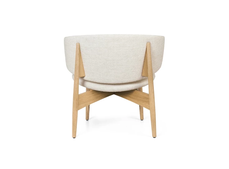 Ferm-Living-Herman-lounge-chair-upholstered-zithoogte-43cm-base-natural-oak-seat-boucle-off-white