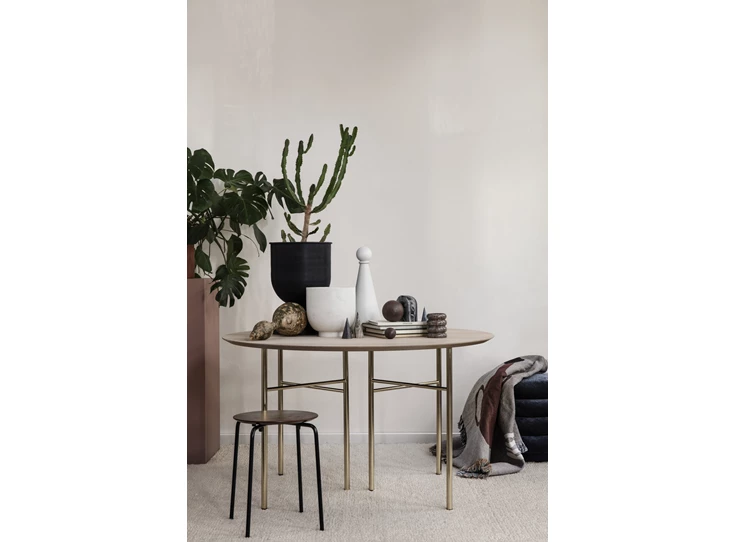 Ferm-Living-Herman-stool-H45cm-D355x305cm-frame-zwart-zitting-warm-grey