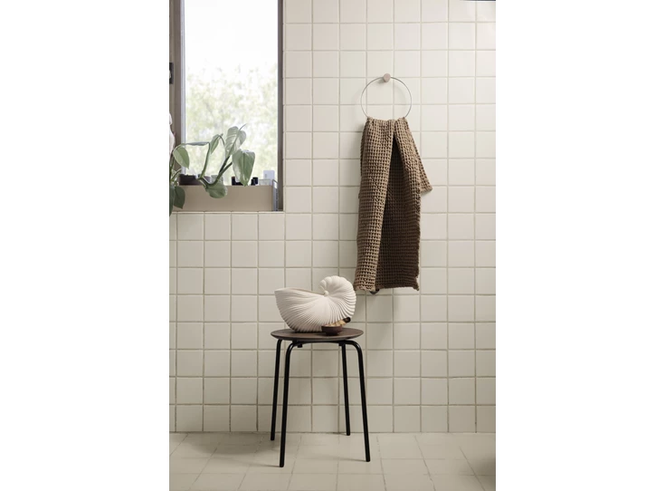 Ferm-Living-Herman-stool-H45cm-D355x305cm-frame-zwart-zitting-zwart