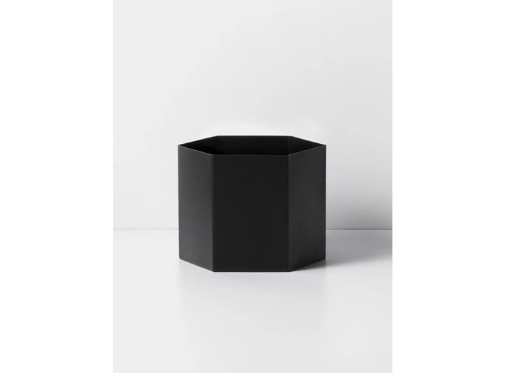 Ferm-Living-Hexagon-Pot-Black-Extra-Large