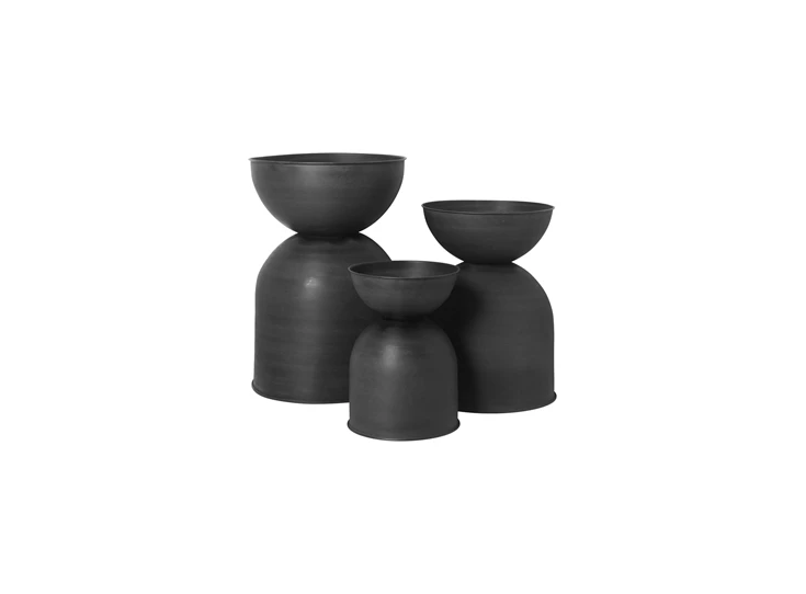 Ferm-Living-Hourglass-Pot-Small-BlackD-Grey