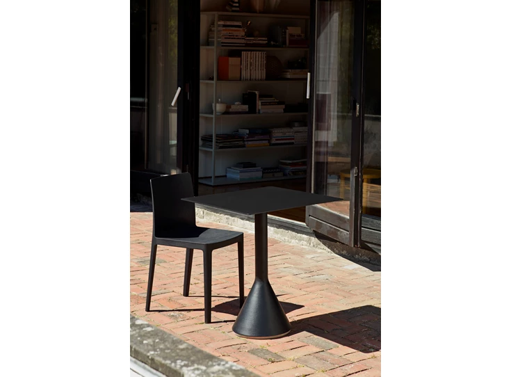 Hay-Palissade-Cone-table-vierkant-65x65x74cm-anthracite