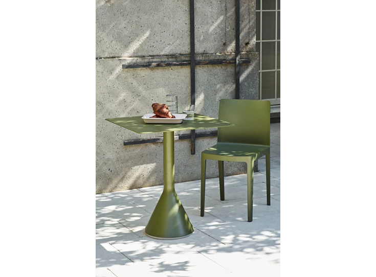 Hay-Palissade-Cone-table-vierkant-65x65x74cm-olive