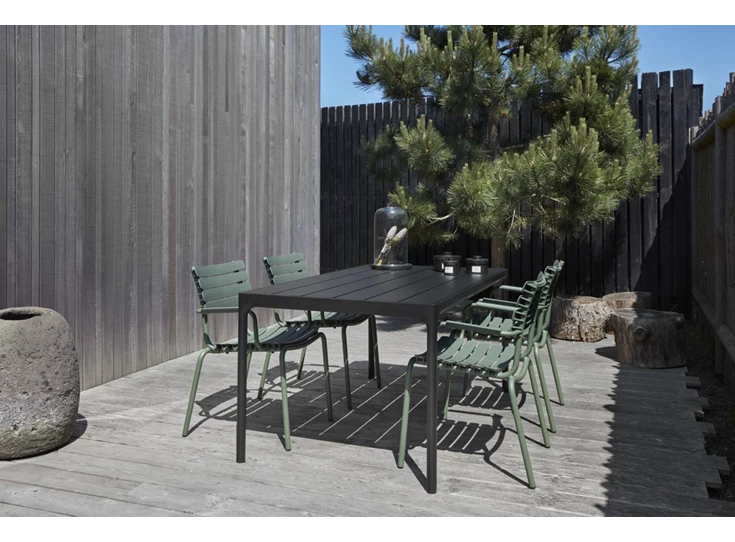 Houe-Four-tafel-270x90cm-aluminium-zwart