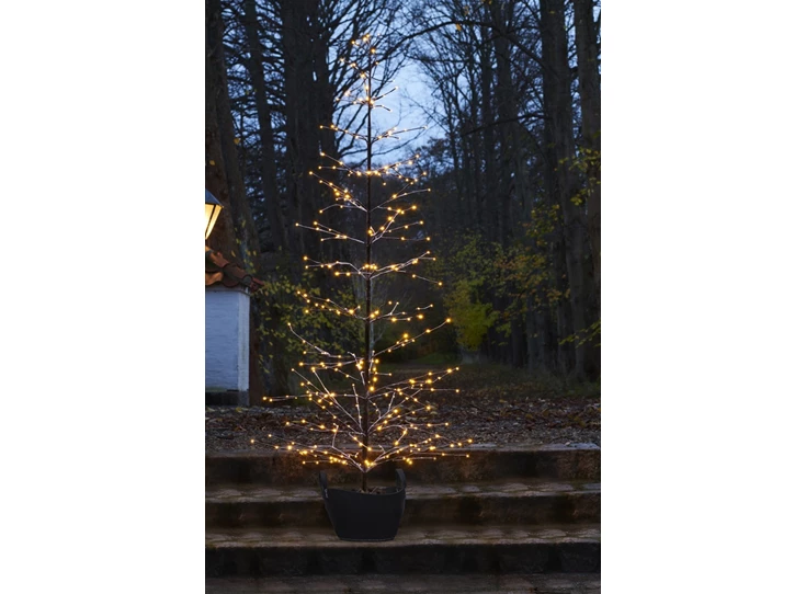 Sirius-Isaac-kerstboom-in-outdoor-H21m-348leds