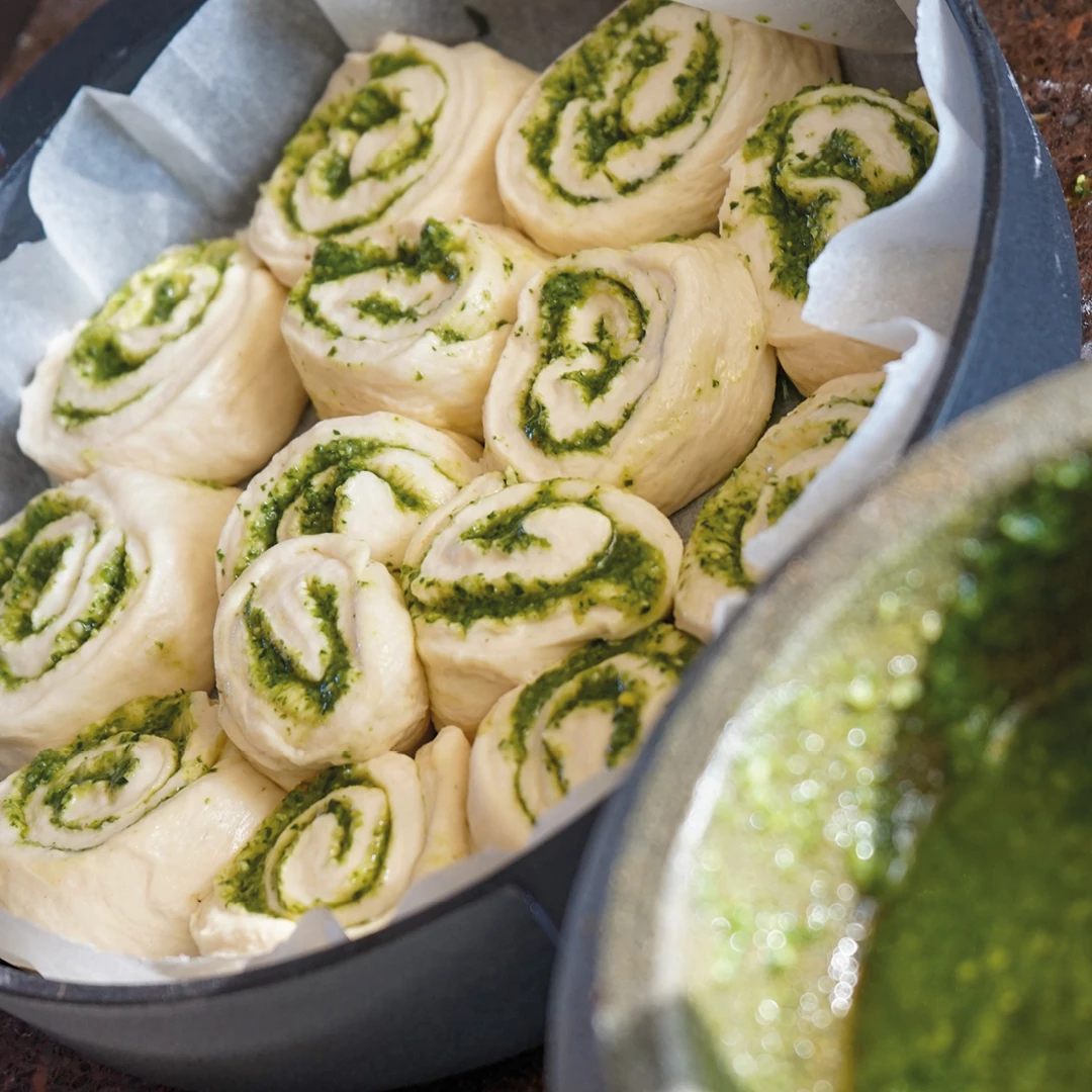 pesto tear bread